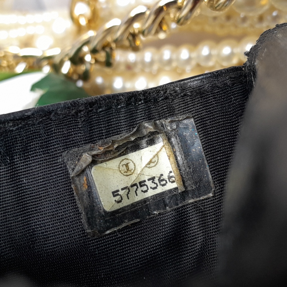 Chanel Caviar Leather Accessory Pouch (authentic vintage) - Picture 2 of 12